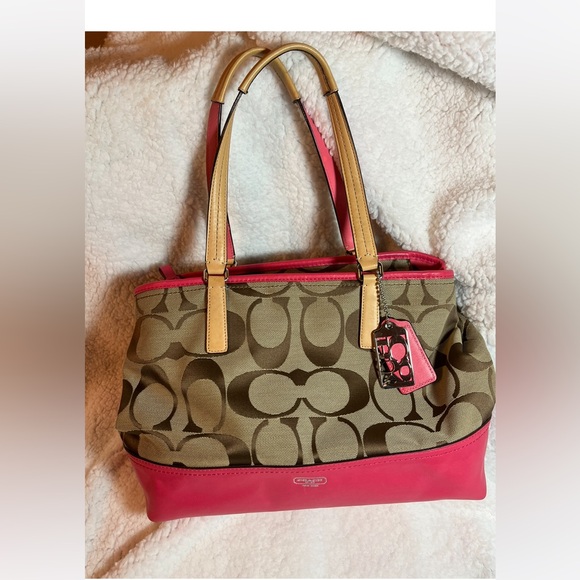 Pre-owned Coach - Hamptons Weekend Signature Color Block Medium Tote Set - Picture 2 of 16